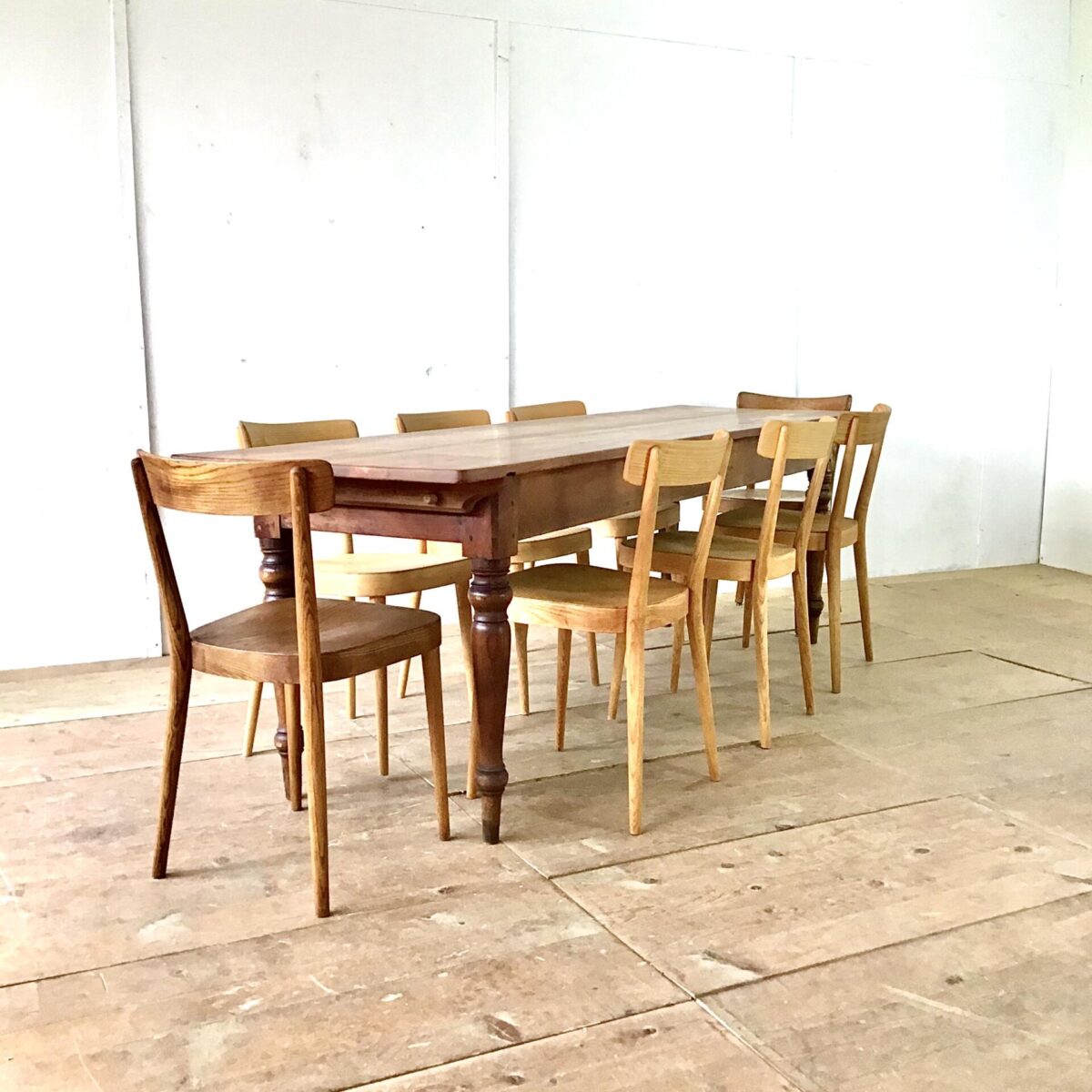 restaurierter Kirschbaum Tisch