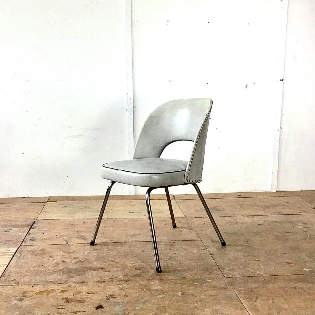 Easy chairs