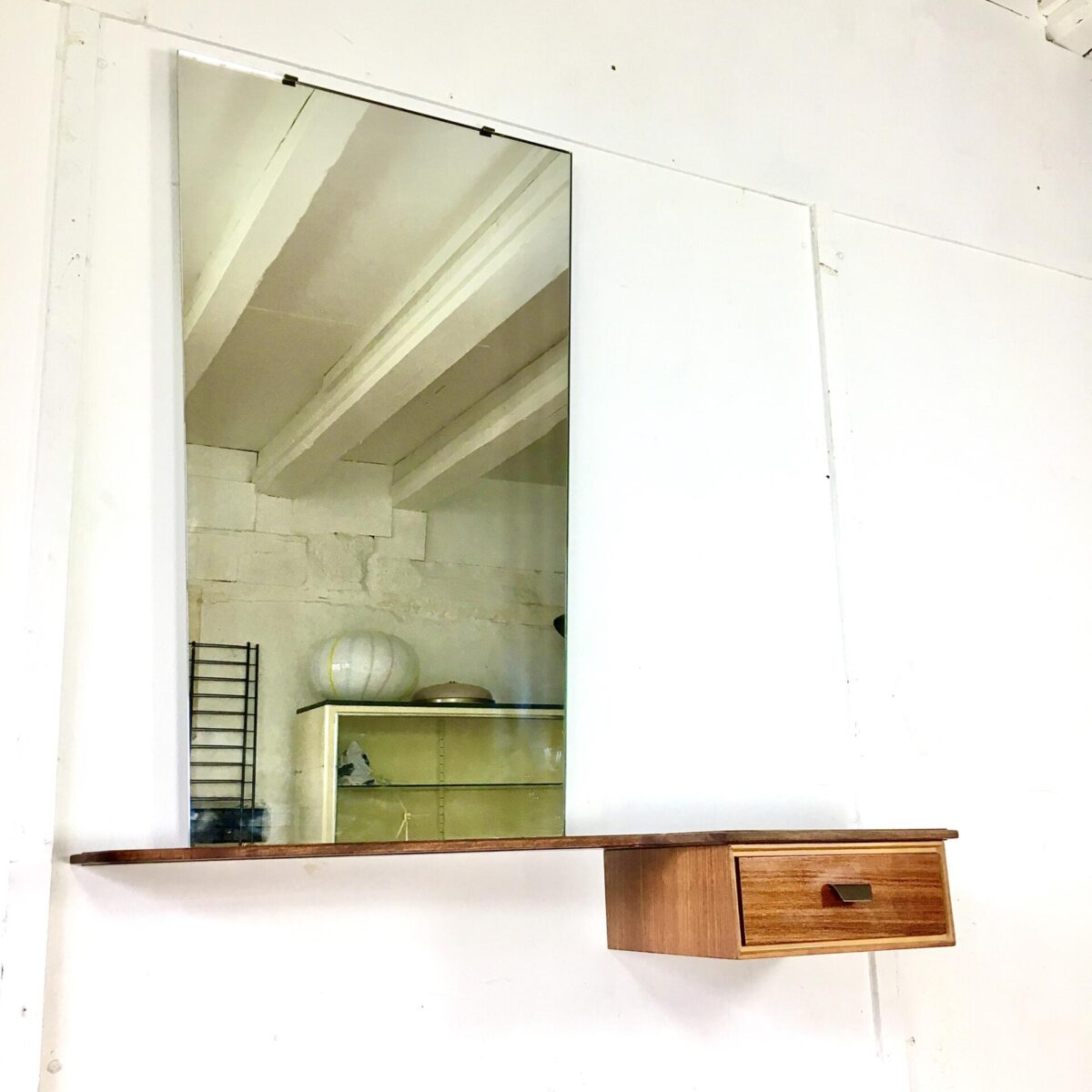 Midcentury Regal Palisander, mit Schublade und Spiegel. Breite 110cm tiefe 32cm höhe 120cm. Schlüssel Ablage im Eingangsbereich oder schmink Tisch. 