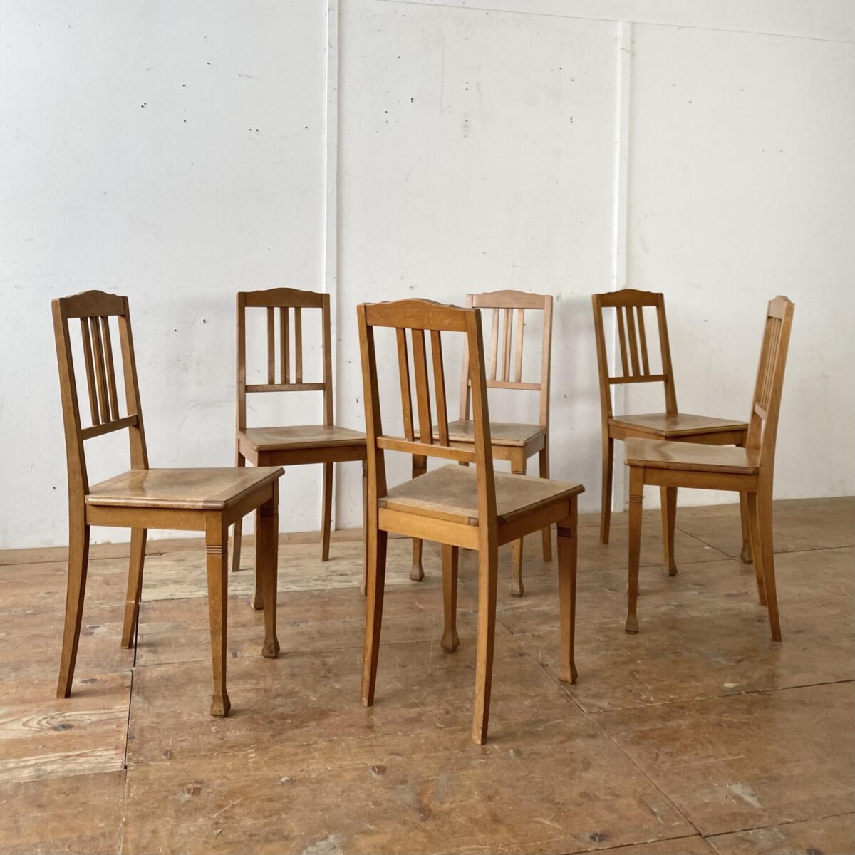 Deuxieme.shop biedermeierstühle. Luterma made in estonia. 6er Set Buchenholz Stühle. Preis fürs Set. Die Stühle sind in stabilem Zustand mit Gebrauchsspuren und Alterspatina. 