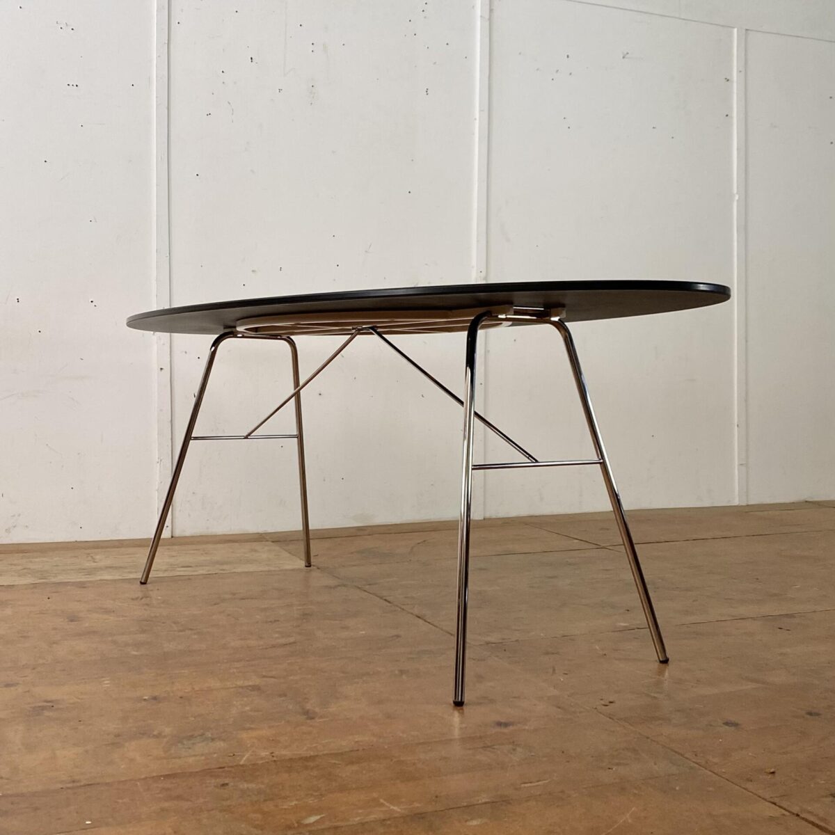 Deuxieme.shop Saturn Table Design Gunilla Allard Lammhults